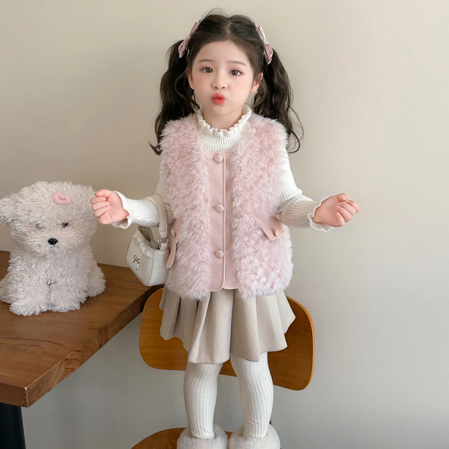 

Girl's Clothing Vest Coat 2025 Autumn and Winter New Girls' Cute Solid Color Hairy Ssleeveless Vest Coat