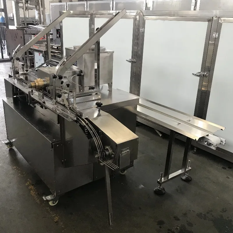 Industrial Cookie Sandwiching Machine Full Automatic Biscuit Cream Filling Machine For Food Factory Customized