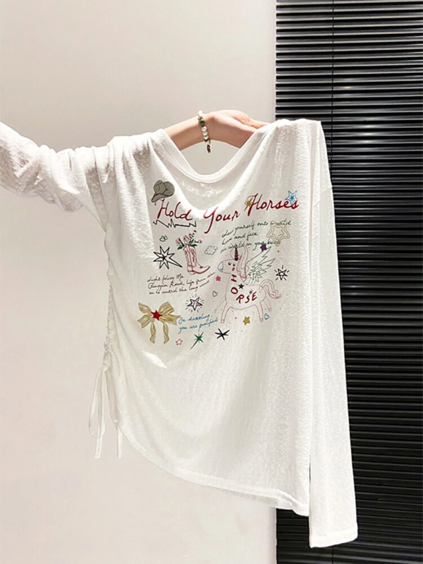 plus Size Graffiti Print Side Pleat Design UV Protection Cover up Casual Long Sleeve T-Shirt Women Summer Slimming Loose Fit