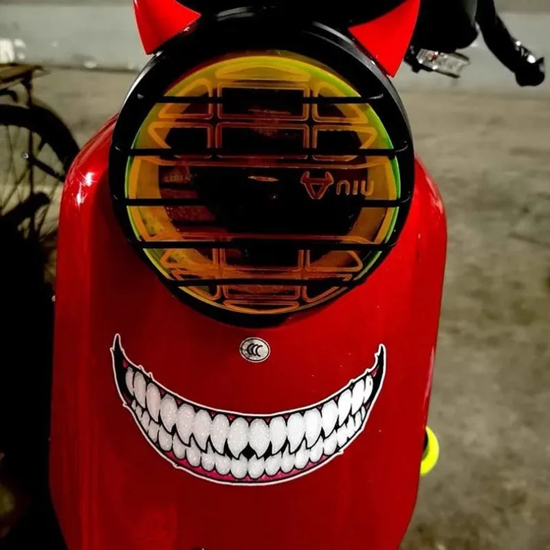 Auto Motorrad Helm Dekoration Aufkleber Dark Evil Smile Aufkleber Wasserdicht Reflektierende Pegatinas