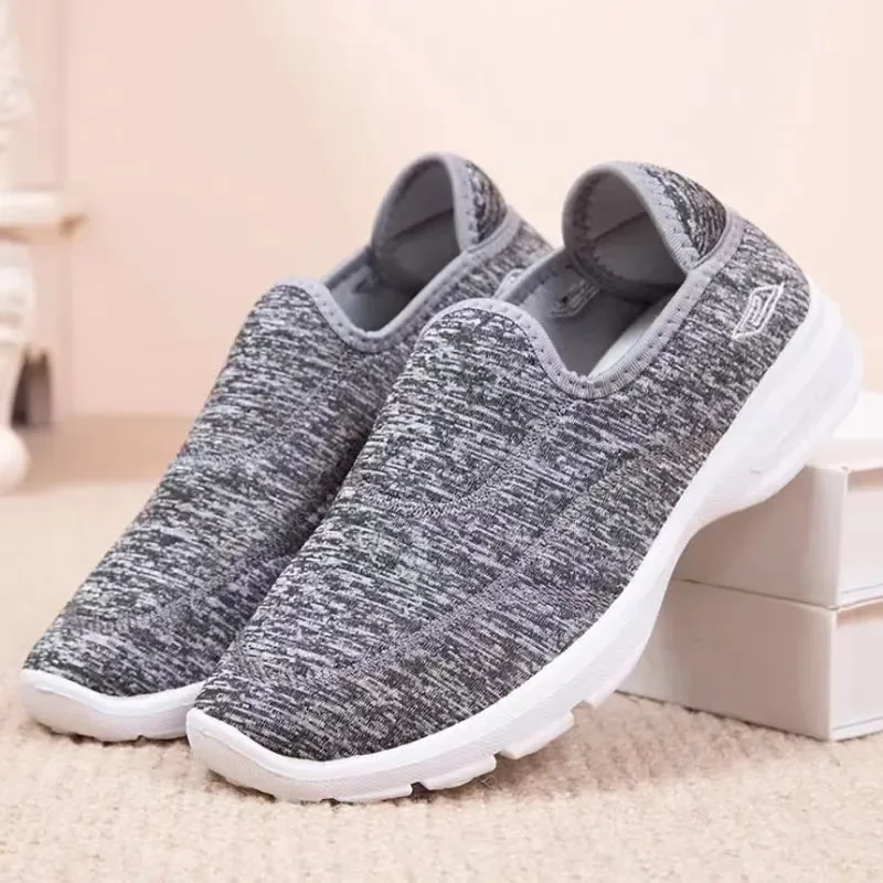 women shoes  new lightweight casual shoes breathable mesh knitted sports shoes women flat