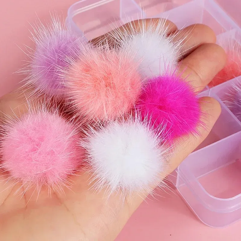 10 개/상자 푹신한 모피 Pompom 밍크 Pom Poms 네일 아트 쥬얼리 분리형 자기 Hairball DIY 디자인 매니큐어 장식 액세서리