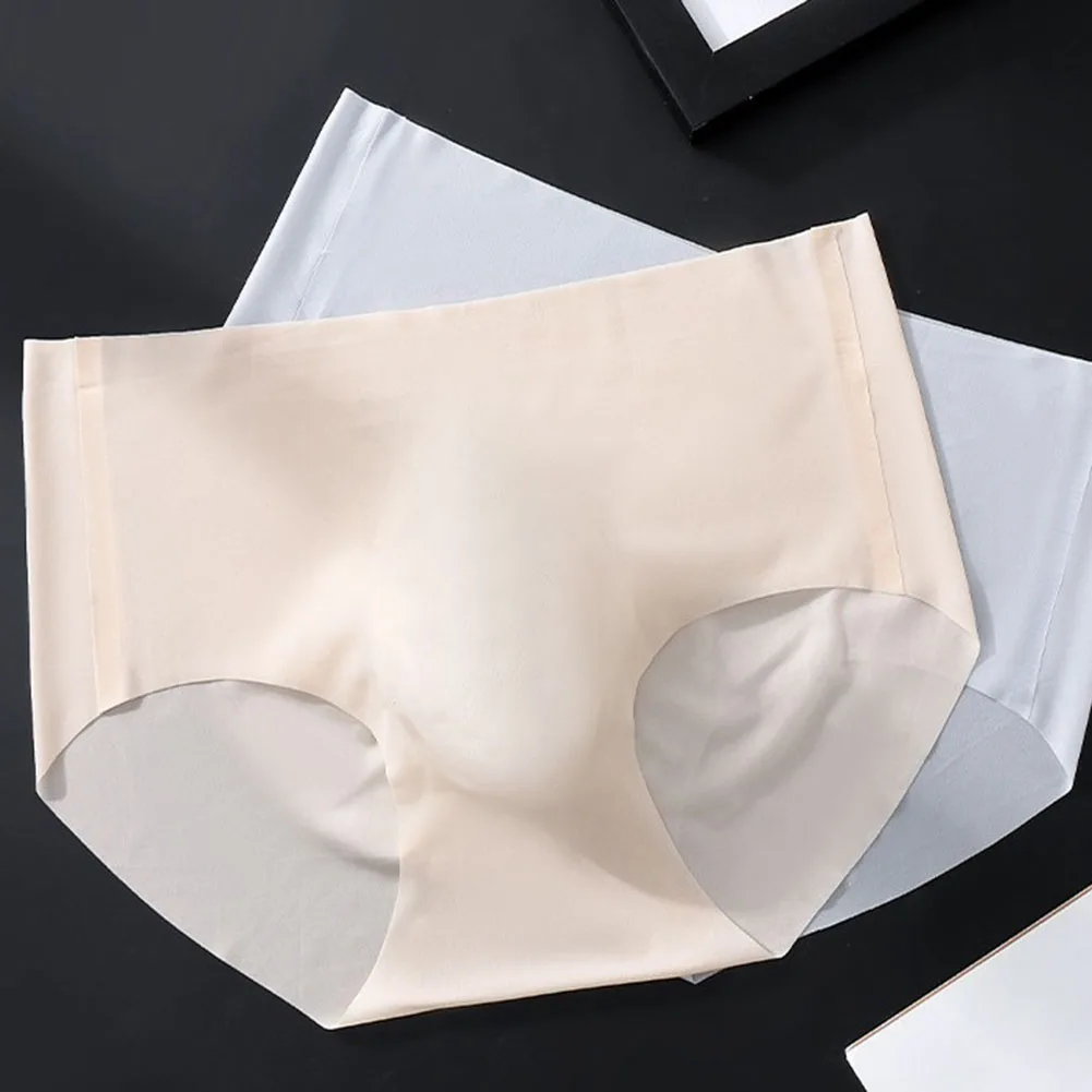 Men's Thin Seamless Ice Silk Briefs 3D Bulge Pouch Mid Waist Underpants Nylon 56% Spandex 44% Lightweight Comfort Fit