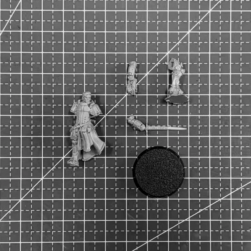 25mm Base Diecast Resin Assembled Model Kit War Game Chess Crusader Justice Warriors Unassembled and Unpainted