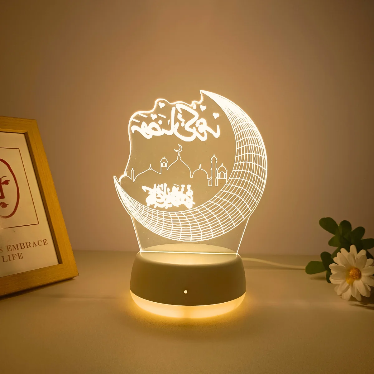 

1pc LED Moon Castle 3D night light, USB power supply, suitable for bedroom and living room, switch control, warm lighting.