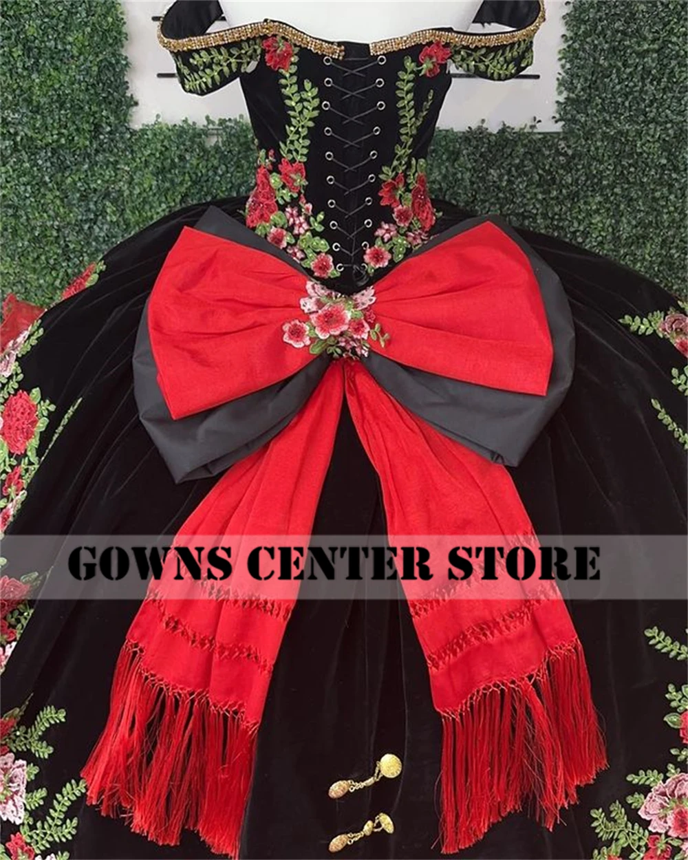 Vintage Mexican Embroidery Quinceanera Dresses With Bow Black And Red Ball Gown Birthday Gown Off The Shoulder Lace-Up Sweet 16