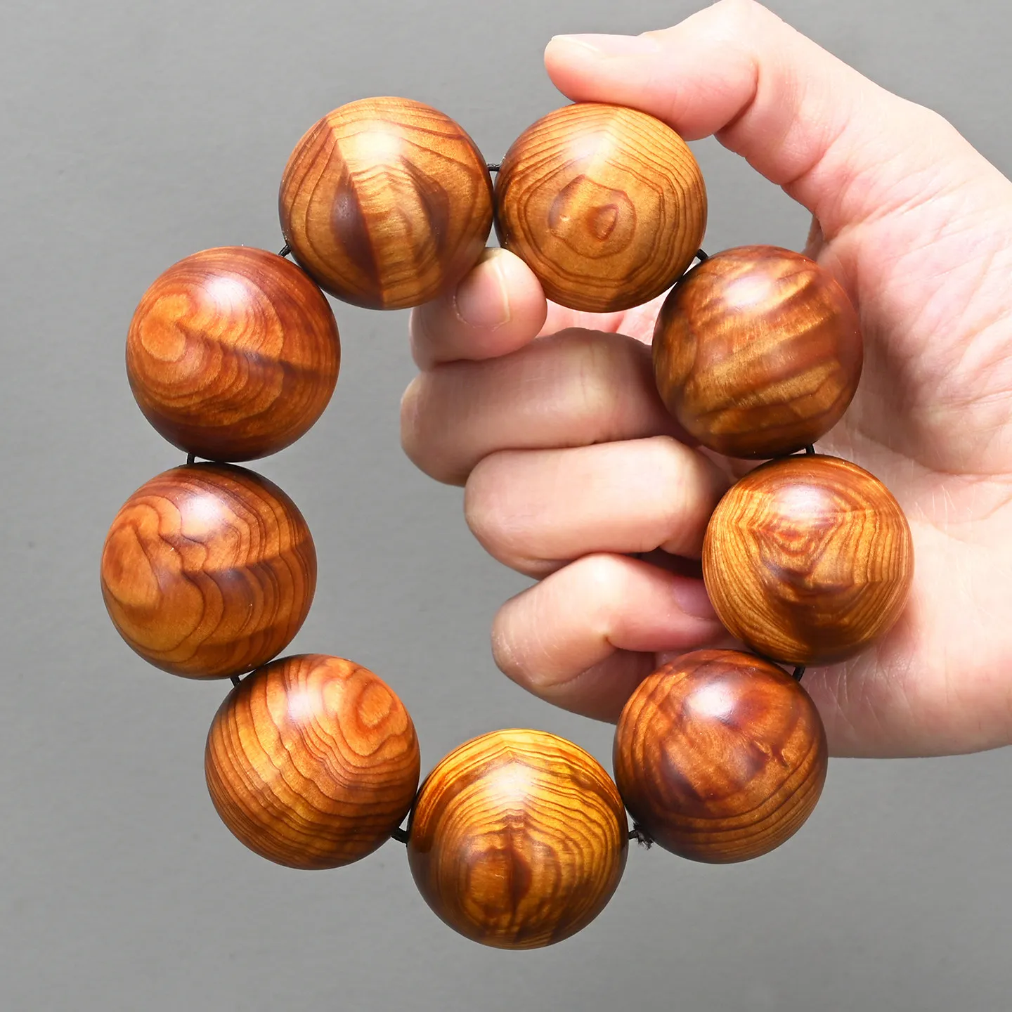 

Taihang Thuja Scented Bracelet with Lightning Water Grain Aged High Oil High Density Snow Grain 30mm Beads Prayer Beads Gifts