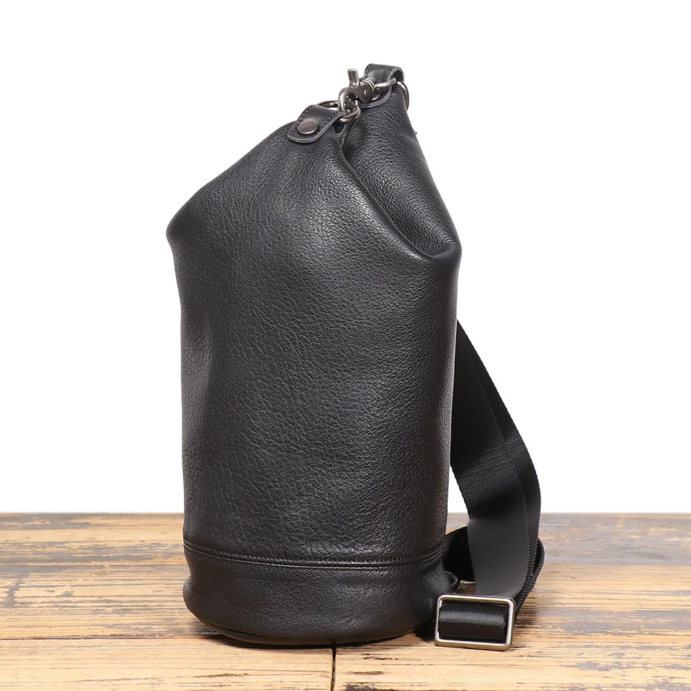 

New men's leather cycling large breast bag cowhide mountaineering cylinder large capacity shoulder messenger bag retro fashion s