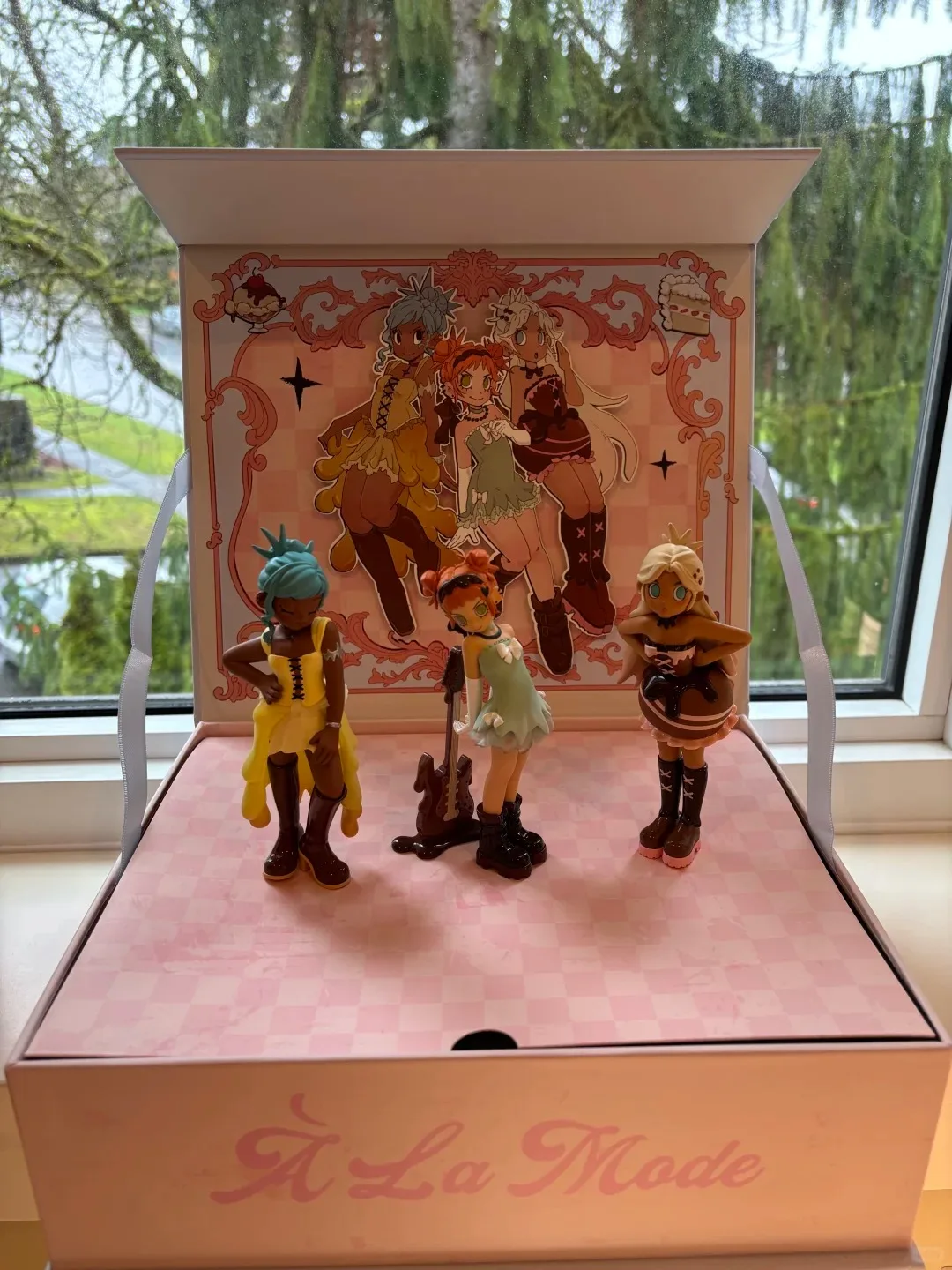 

POP MART Peach Riot Fashion Supermodel Series Blind Box Limited Edition From Abroad Kawaii Anime Action Surprise Birthday Gifts