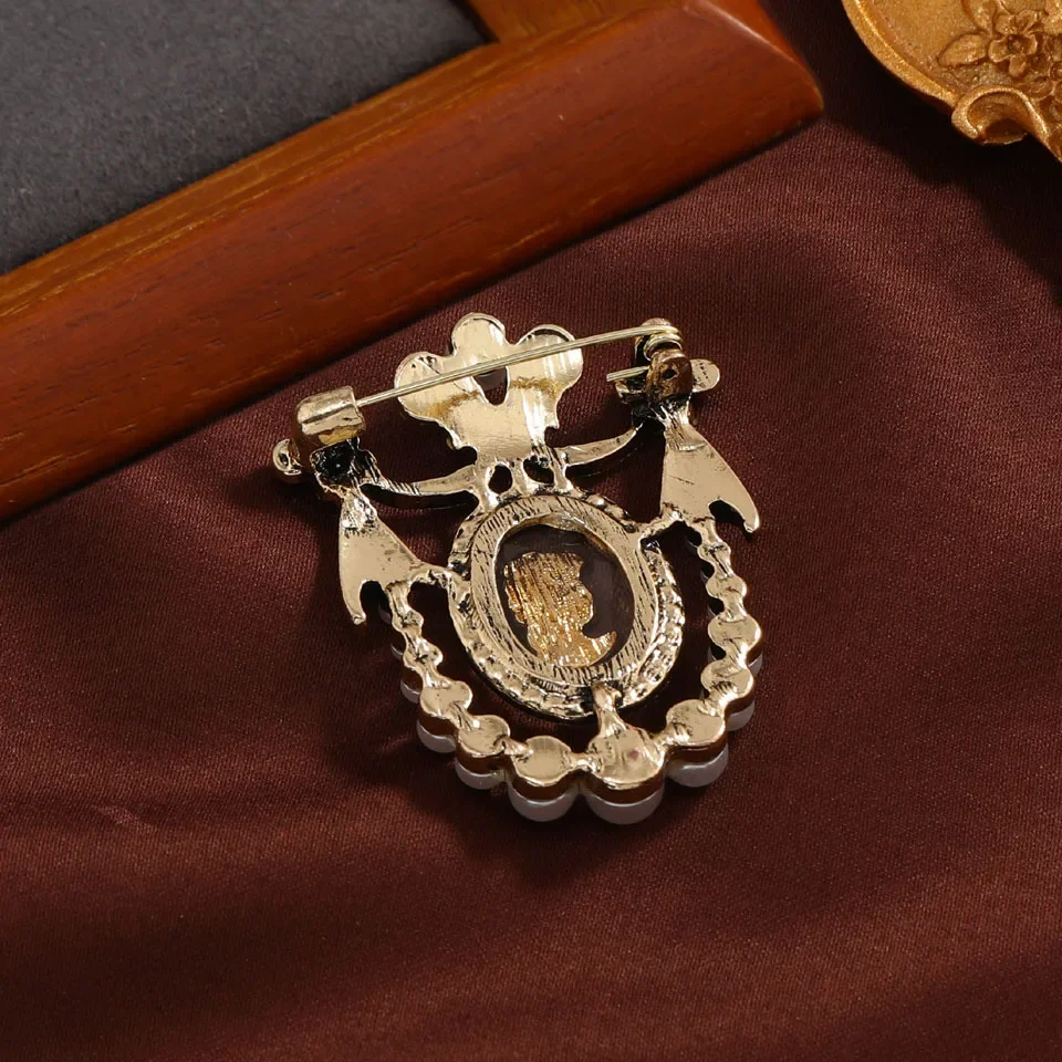 women\'s pearl tassel brooch fashion baroque rhinestone corsage accessories