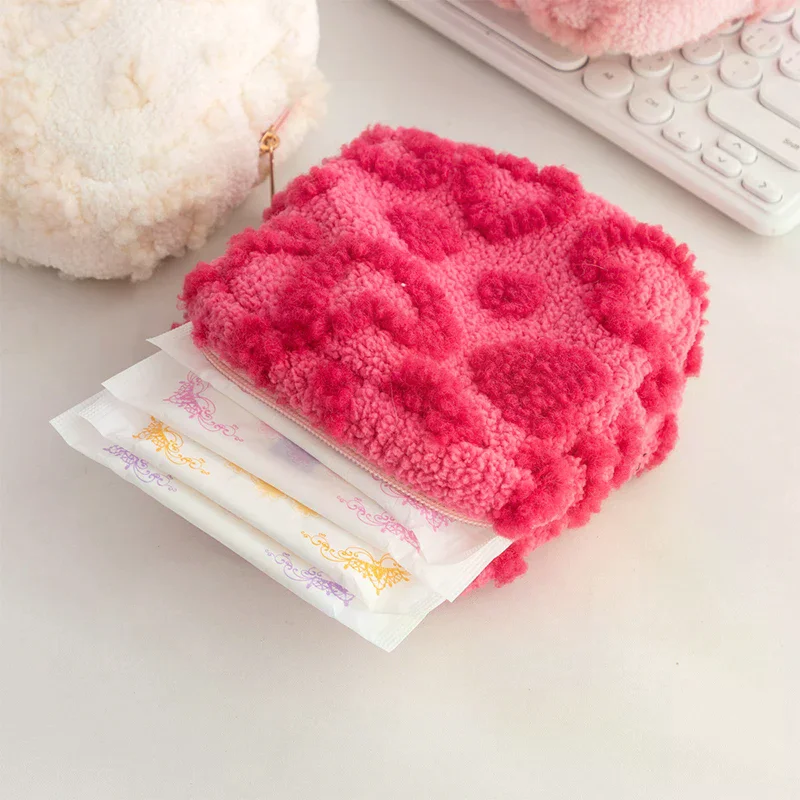 حقيبة مكياج بتصميم قلب لطيفة على شكل حقيبة عملات معدنية - منظم مستحضرات التجميل اللطيف للسفر - محفظة صغيرة للعملات المعدنية للمراهقين والفتيات #4