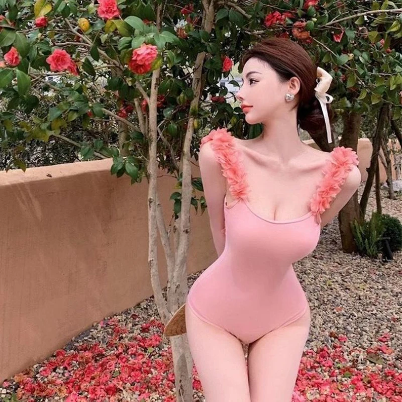 One piece swimsuit, female style, backless, high-end, soaking in hot springs, vacation girl, sweet and slimming, ins