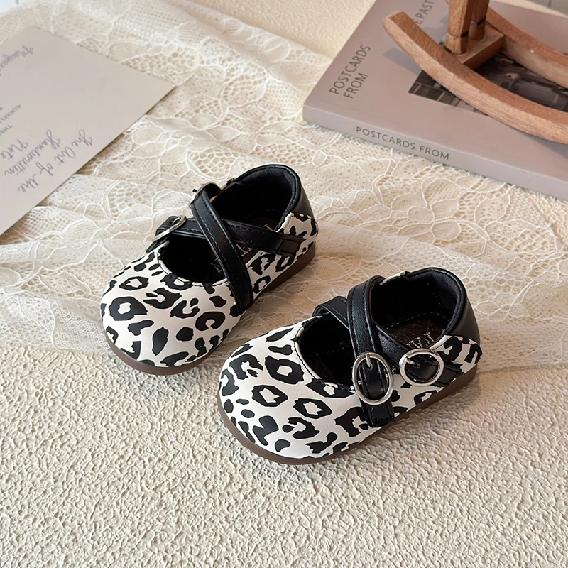 

Toddler Flat Shoes Versatile Trendy Baby Princess Casual Shoes Round Toes 2026 Brand New Kids Walking Shoes Korean Style Soft