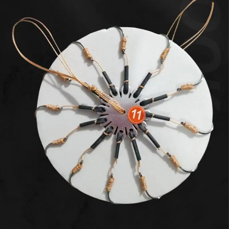 الكثير من خطافات الصيد لطعم سمك الشبوط ، مجموعة من الخطافات مع خط الصيد ، مضاد للانفجار ، خط pe مع خرطوم ، خطافات الكربون الصلب