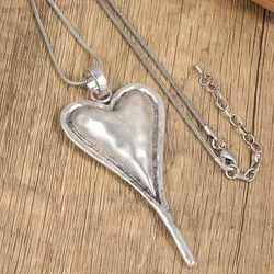 Fashion heart-shaped women's necklace as a jewelry gift for women's birthdays holidays parties anniversaries vintage pendants
