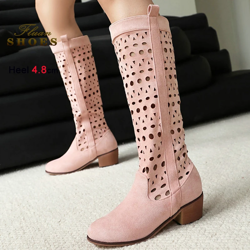 

2024 Лето-Осенние женские рыцарские сапоги Сапоги из полой сетки Сапоги с круглым носком на массивном каблуке 4,8 см Повседневные ботинки без шнуровки из флока и замши Размер 46