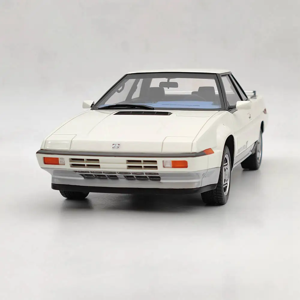 DNA Collectibles 1/18 XT Turbo 4WD 1985 White DNA000082 Resin Model Car Limited Collection Auto Toys Gift Hobby