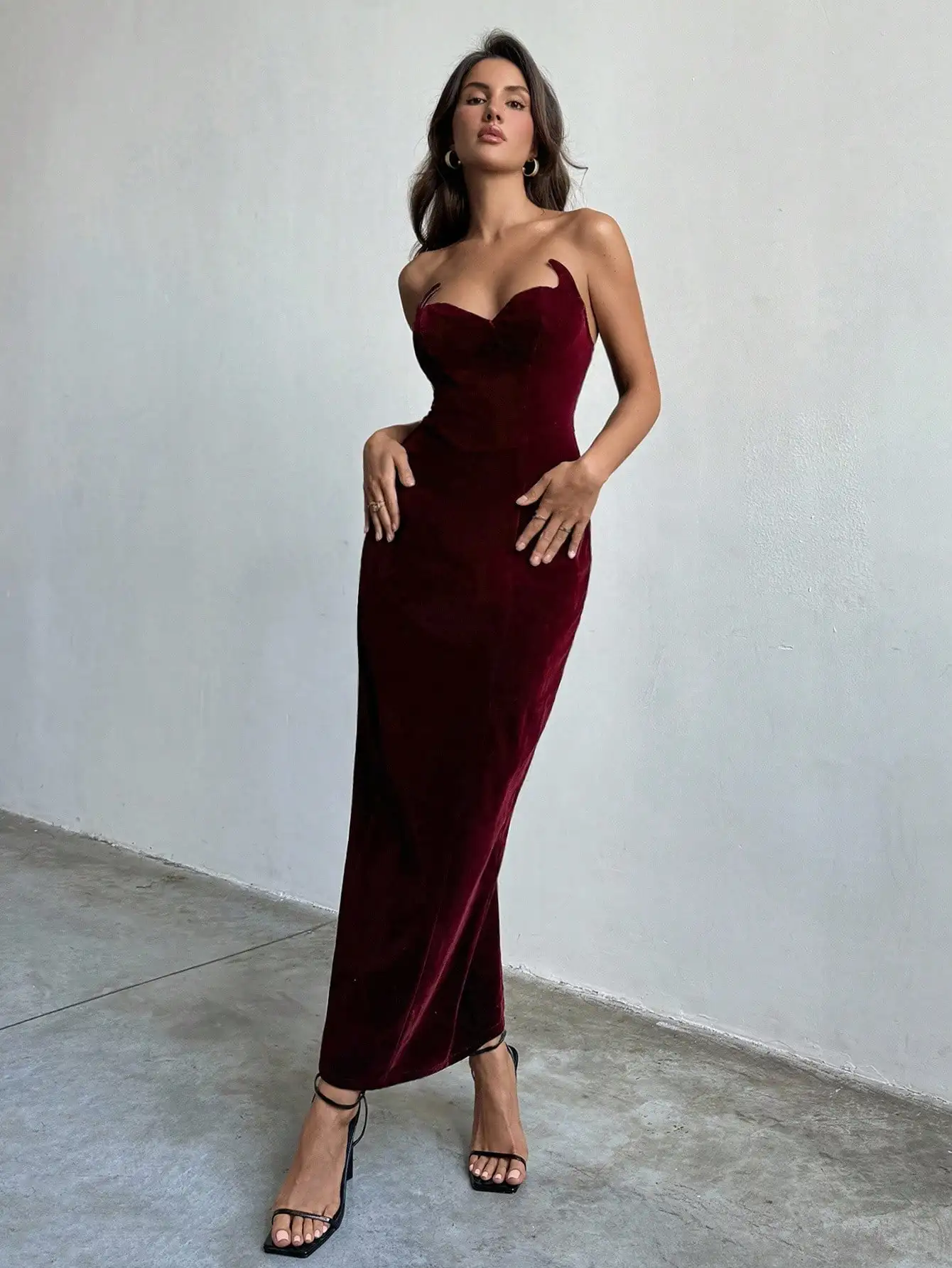 

Burgundy Velvet Strapless Maxi Dress for Women Evening Party
