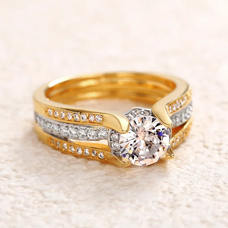 Huitan Luxury Lady Sparkling Finger Ring for Wedding Ceremony Fashion Gold Color Jewelry for Engagement Party Bridal Accessories