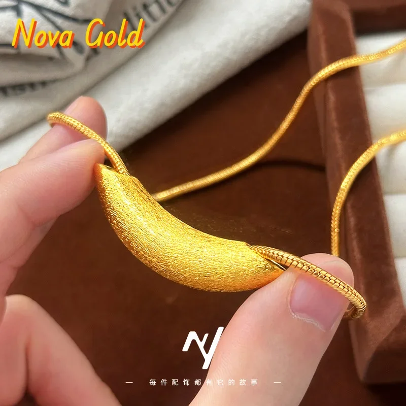 

NovaGlod Light luxury vitage high-end cold metal style brushed curved tube crescent pendant design 999924K real gold necklace fo