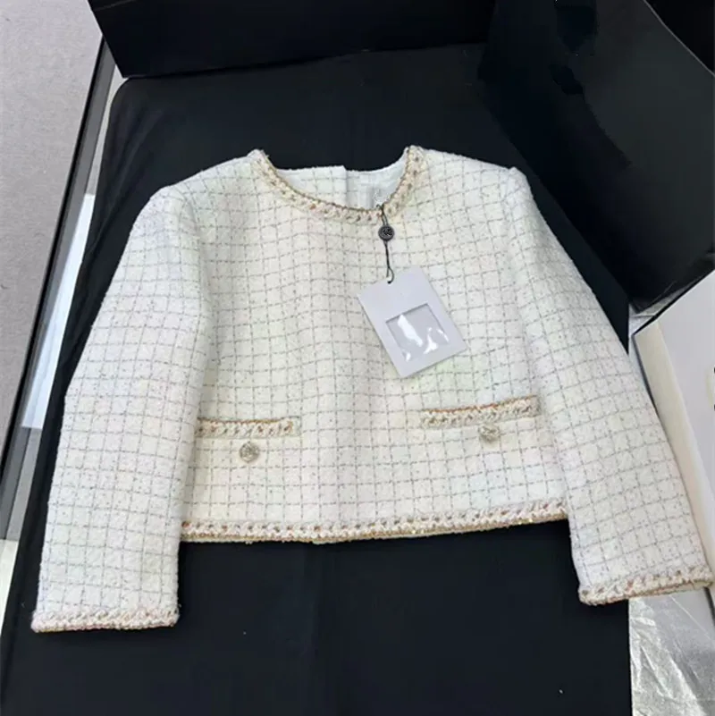 

Customized New Winter 2025 styles European and American women's clothingThree-quarter sleeves Tweed coat single-breasted buttons