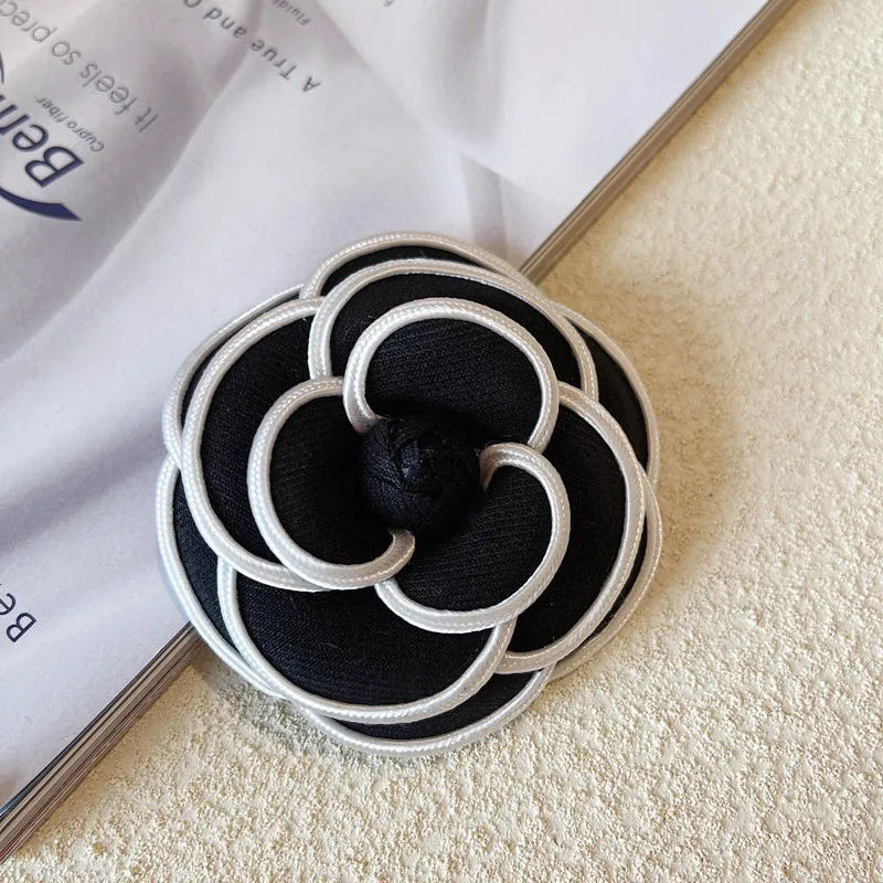 Koreanische Mode Stoff Kamelie Blume Brosche Pins für Frauen Kristall Elegante Corsage Hochzeit Broschen Schmuck Zubehör – Detail 2