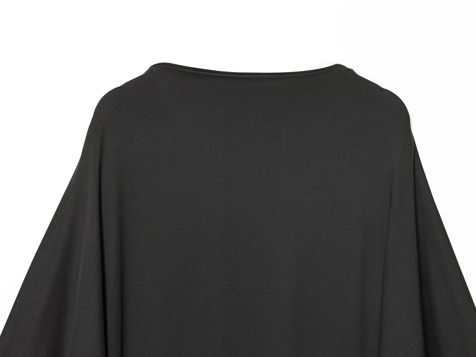 เดียบาเอ ชุดเดรสผู้หญิงสไตล์เรียบง่ายมาก คอตั้ง แขนสั้นทรงหลวม ประดับลูกปัด พร้อมเข็มขัดแฟชั่น ความยาวปานกลาง