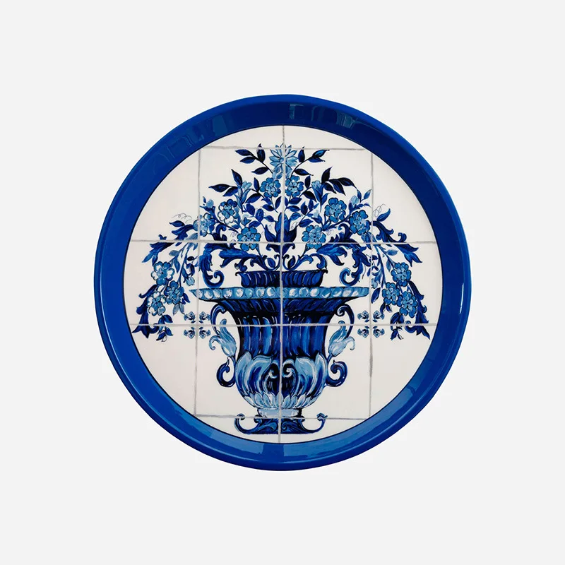 고급스럽고 심플한 커피 테이블