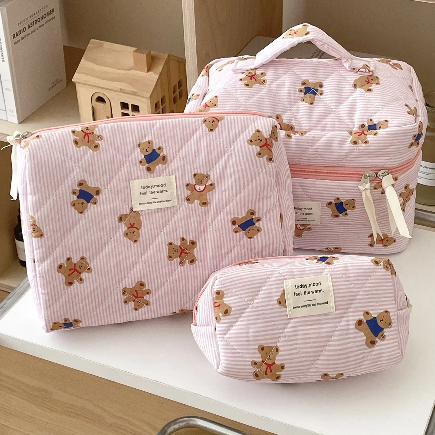 

Pink Beige Bear Pattern Women Cosmetic Bag Cute Zipper Makeup Travel Organizer Female Handbag Toiletry Pouch for Girls