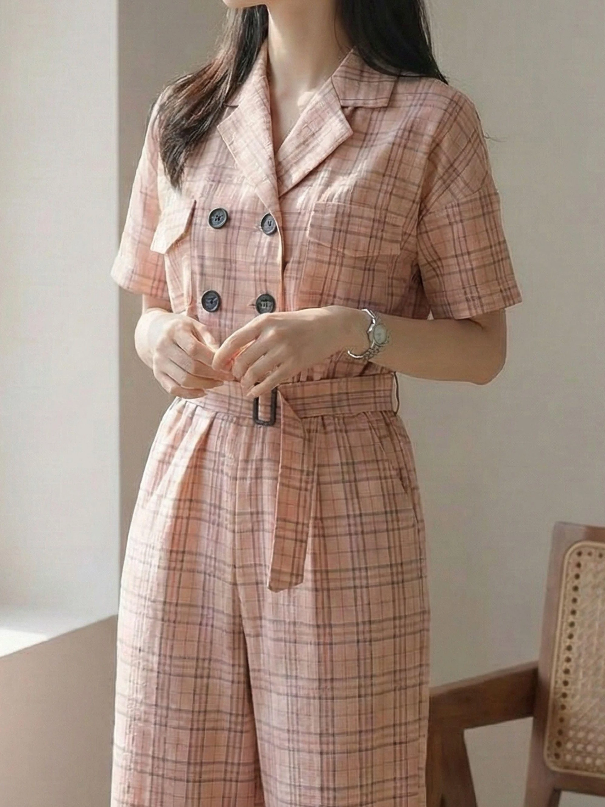 

Корейский розовый клетчатый комбинезон с воротником-стойкой, женский, весенний, новый, свободный, струящийся, с широкими штанинами, рабочий, из девяти частей