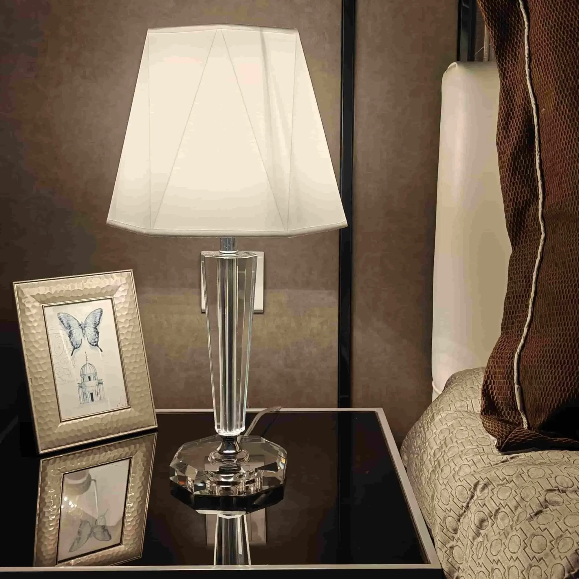 2024 High-Value Modern Minimalist Desk Lamp - Light Luxury Nordic Ambience Lighting
