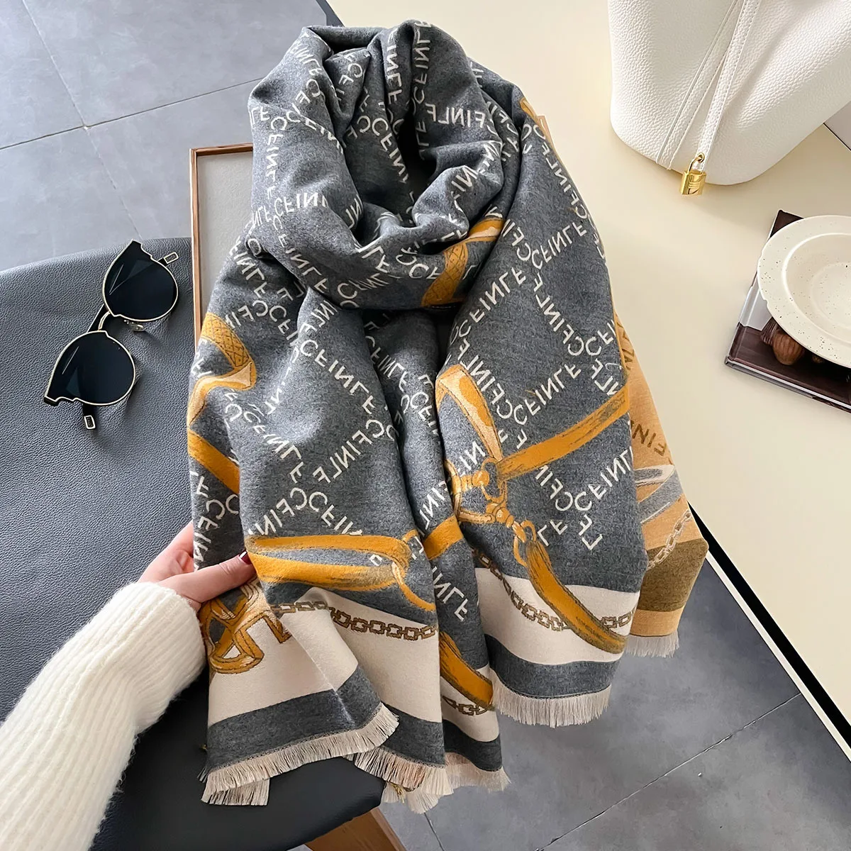 2024 Women Luxury Scarf Winter Warm Thickened Large Shawl Versatile Cashmere Scarves Fashion Wraps Bufanda Design Poncho Echarpe