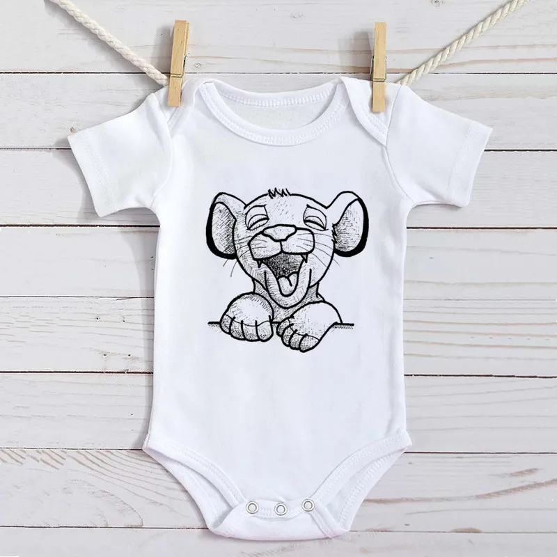 Baby Romper Cartoon król lew Kawaii Simba moda maluch ubrania bawełniane z krótkim rękawem noworodka body niemowlęce kombinezony