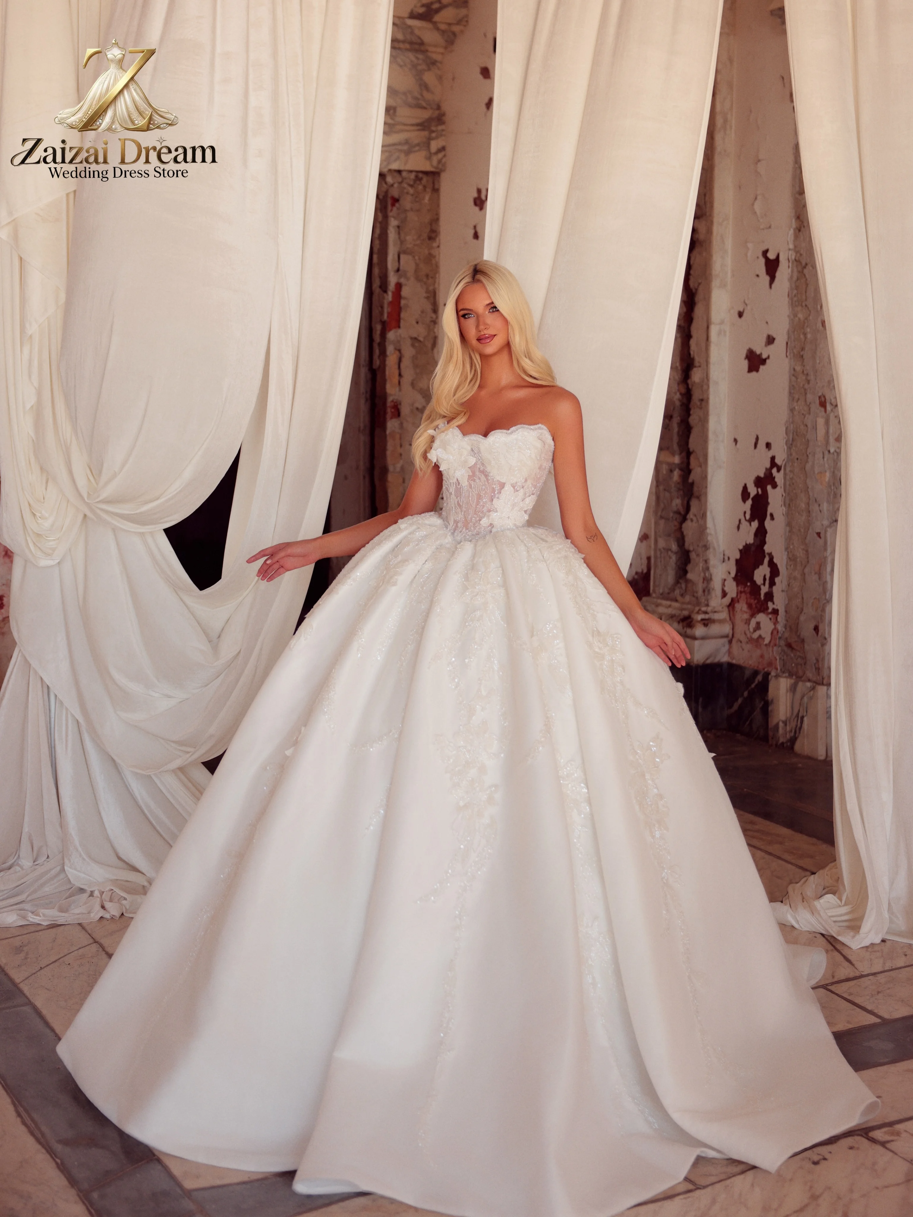 Customized Elegant Strapless Wedding Dress Sweetheart Neck Princess Ball Gown 3D Lace Bridal Gown Vestido de Novia