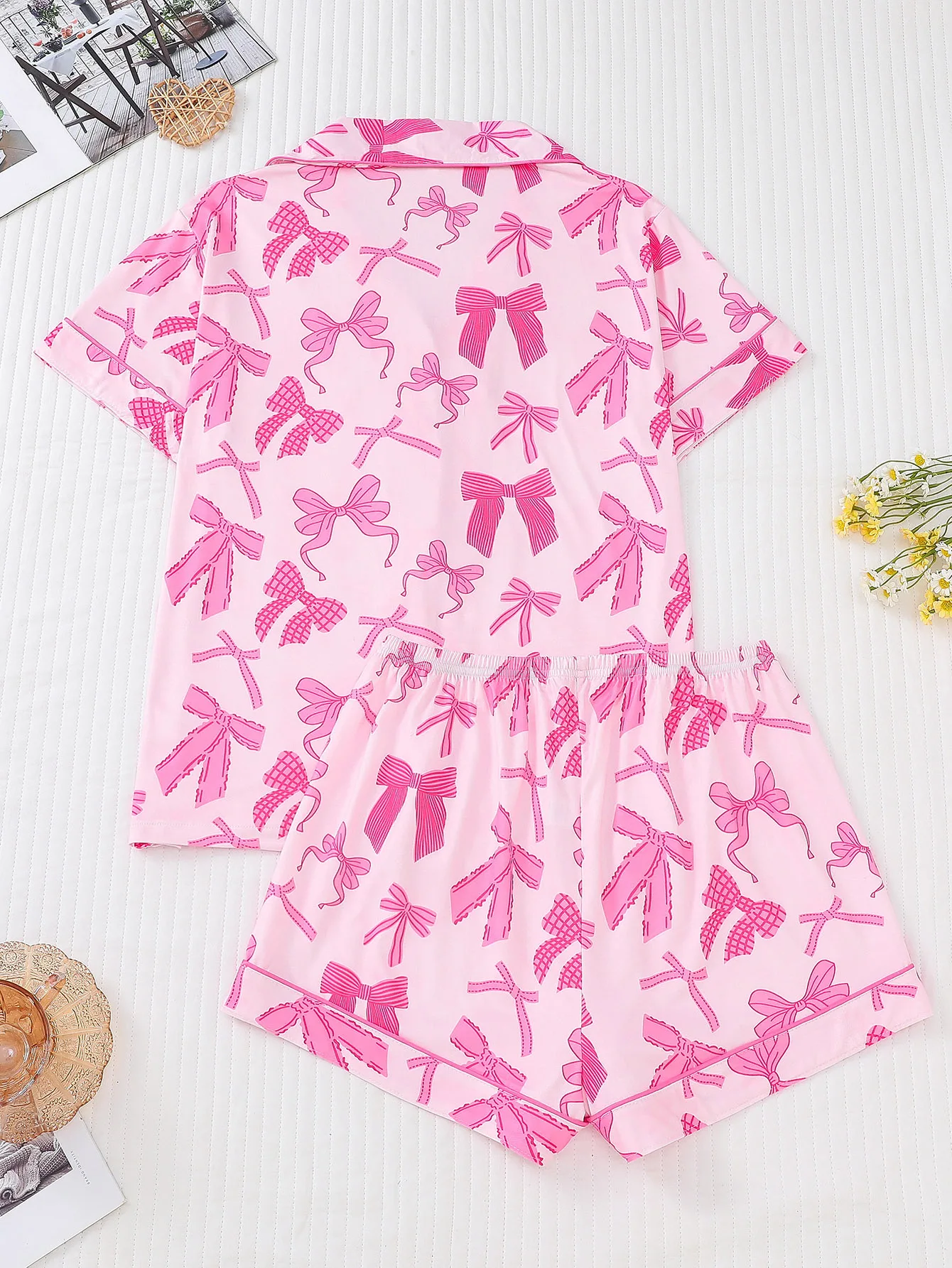 Cute bow print can be worn over women\'s pajama sets comfortable lapel short-sleeved tops and loose shorts women\'s loungewear