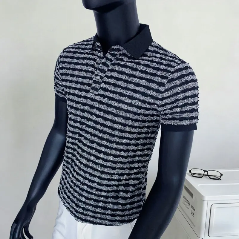 

Trendy Shiny Knitted Polo Shirt for Men Short Sleeve Lapel Casual T-shirt Social Nightclub Stage Performance Polo T-shirt 2026