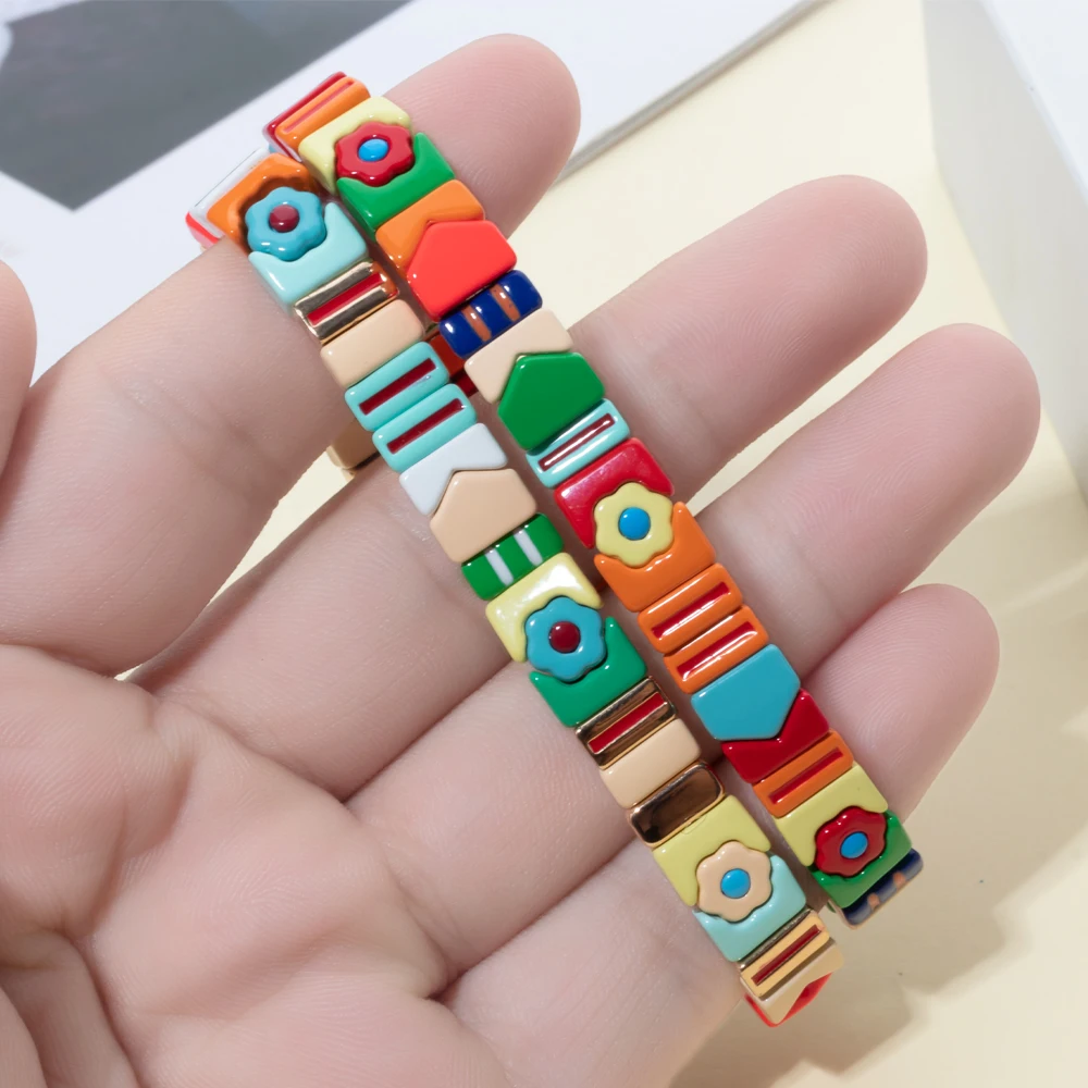 Bohemian Rainbow Alloy Muti-Shaped Beads Bracelet for Women Candy Color Bangle Elastic 2024 New Fashions Jewelry