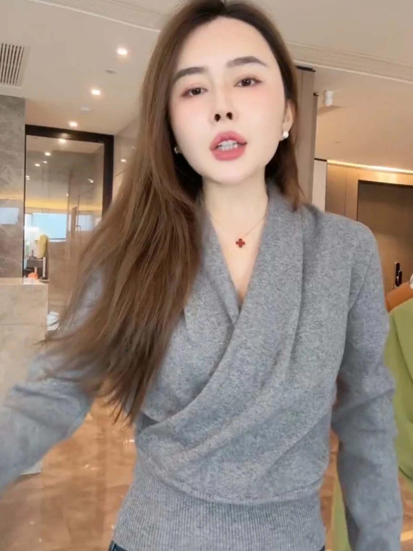 

Модный вязаный топ с длинными рукавами, однотонный, удобный, облегающий, теплый зимний базовый слой, европейский высококачественный стиль.