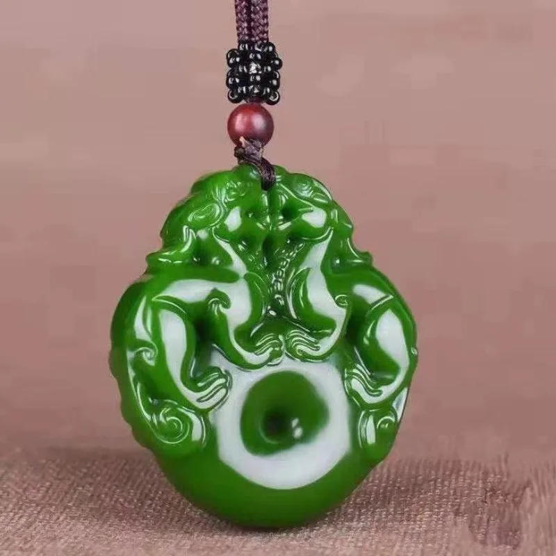 

New Natural Stone Spinach Green Pendant, Exquisite Fashion Temperament Pendant Necklace