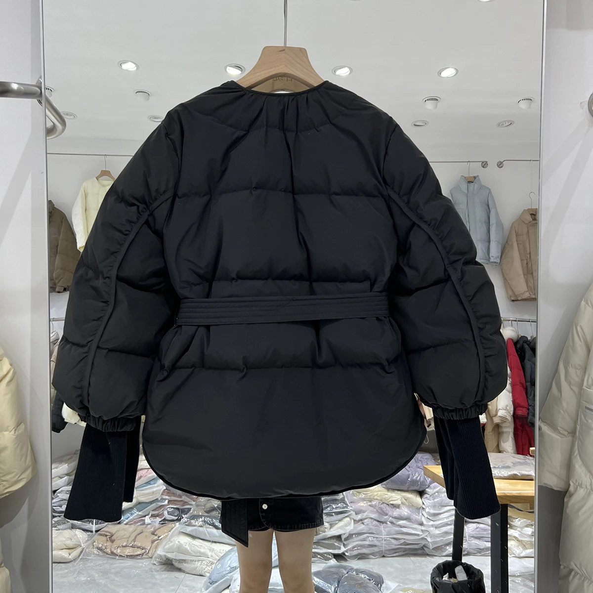 2023 Nieuwe Ontwerp 90% Witte Eend Donsjack Vrouwen Winter Solid Sjerpen Puffer Jas Korte Vrouwelijke Zoete Kantoor Parka Met riem
