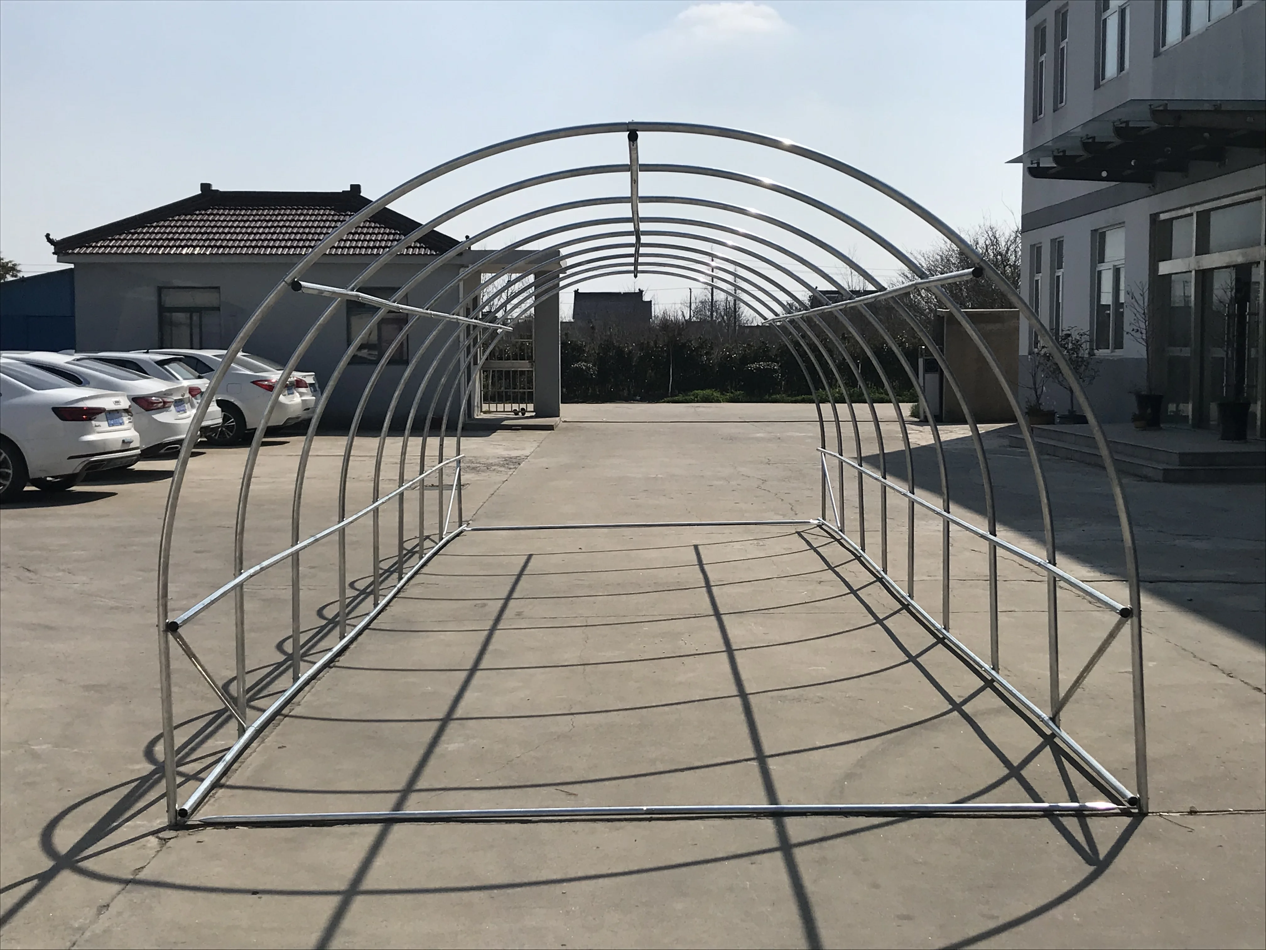 2025 دفيئة نفق بلاستيكية مقاومة للماء شديدة التحمل للزراعة 8x3x2m