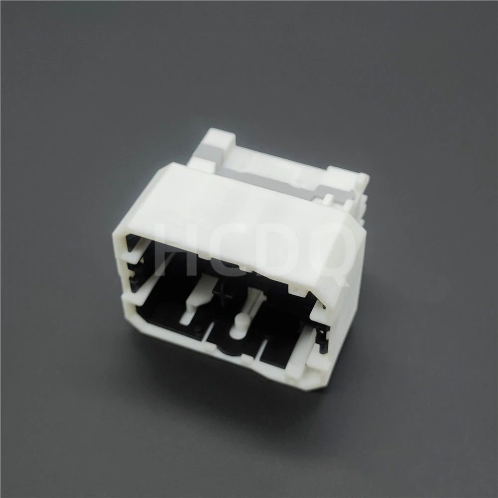 

10PCS The Original and genuine MG645777 automobile connector plug housing supplied from stock