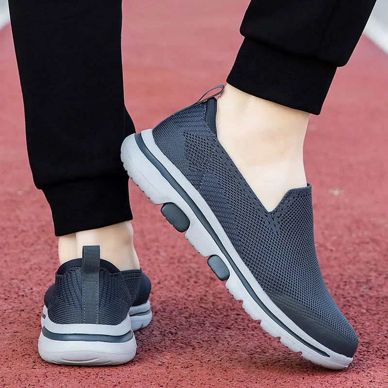 2024 Men Walking Shoes Mesh Light Comfortable Summer Loafers Sports Outdoor Flats Breathable Fitness Soft Sneakers Size 40-45