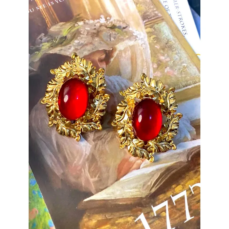 

Begonia fragrant leaf retro glazed trim medieval court style stud earrings