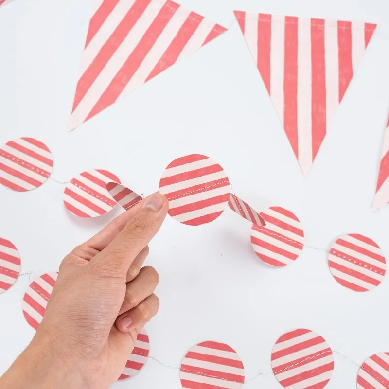 Buntes Wimpelbanner Aus Stoff – 2 Ketten à 12,7x17,8 Cm, Dreieckige Flaggen In Rot, Gelb, Grün, Verstellbar, Fertig Vorgespannt – Ideal Für Karneval, Zirkus & Partys Buntes Wimpelbanner Aus Stoff – 2 Ketten à 12,7x17,8 Cm, Dreieckige Flaggen In Rot, Gelb, Grün, Verstellbar, Fertig Vorgespannt – Ideal Für Karneval, Zirkus & Partys