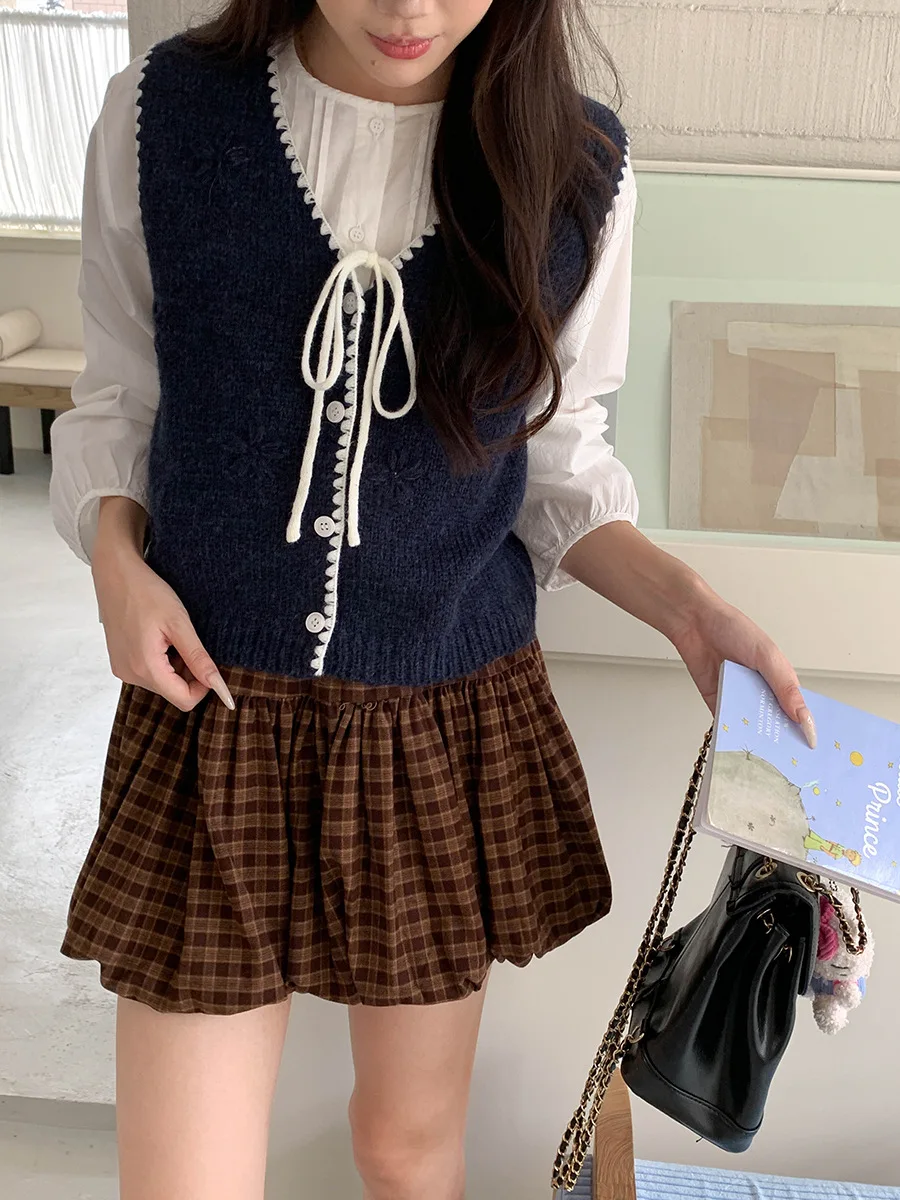

Korobov Korean Sweet Casual Solid V Neck Sleeveless Lace-up Crochet Knitted Sweater Vest