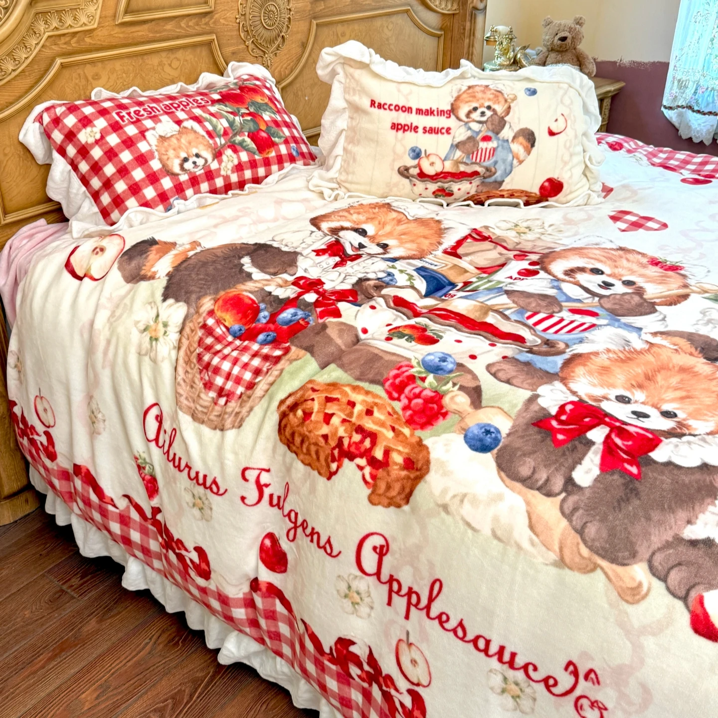 

Теплый комплект постельного белья из кораллового флиса с молочным велюром, четырехпредметный набор с милым принтом панды и пирожков, хлопковый пододеяльник в стиле Лолита