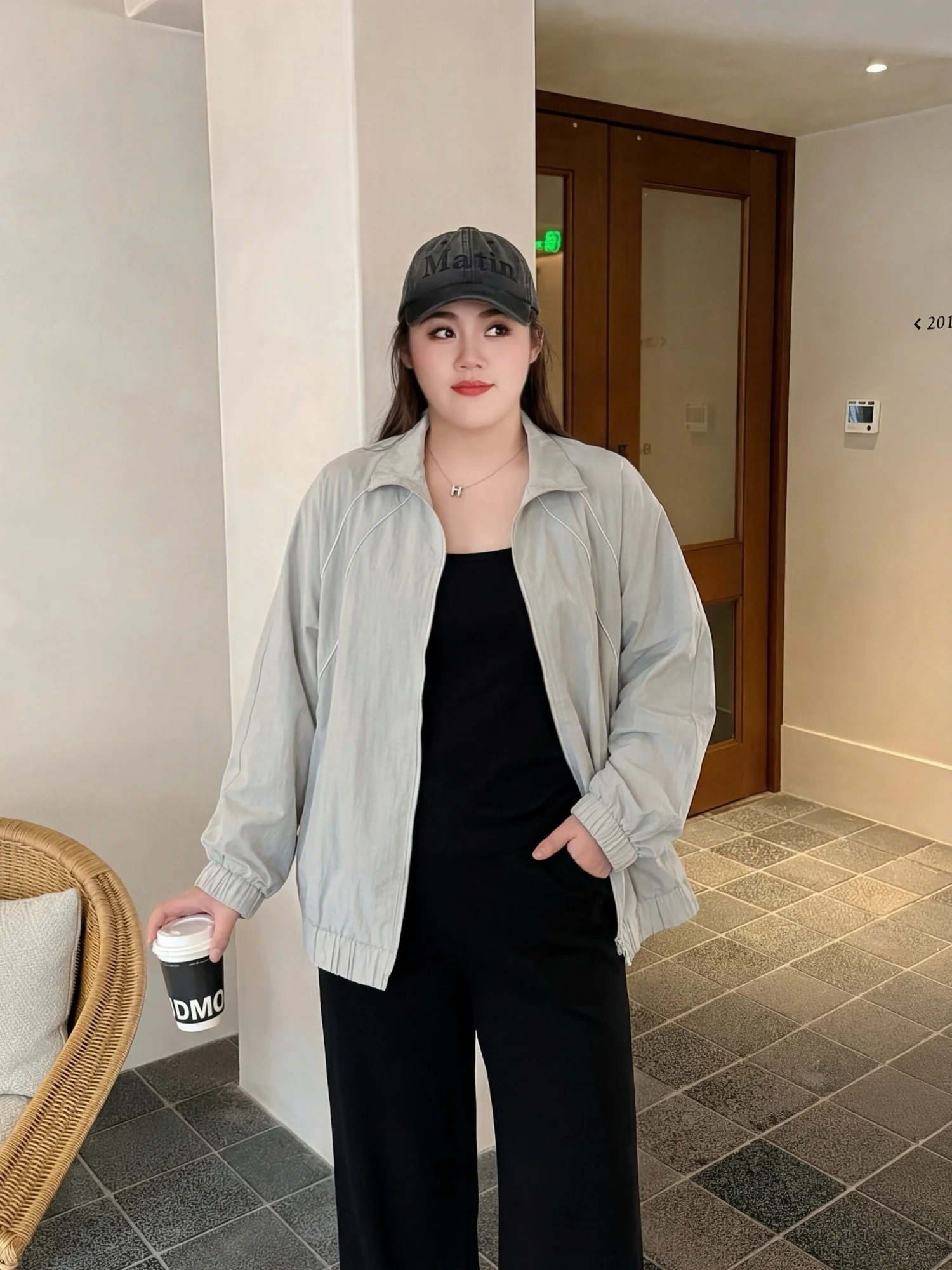 

Loose Casual Style Sportswear Jacket for Women Large Size Spring Turn Collar Long Sleeve Top Comfortable Breathable Nylon