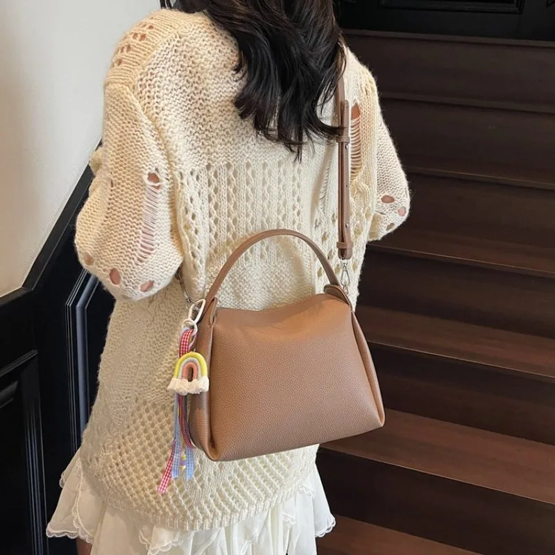 

Casual Simple Commuter Elegant Leather Diaper Bag For Women Large Capacity Textured Original Retro Contemporary Classic