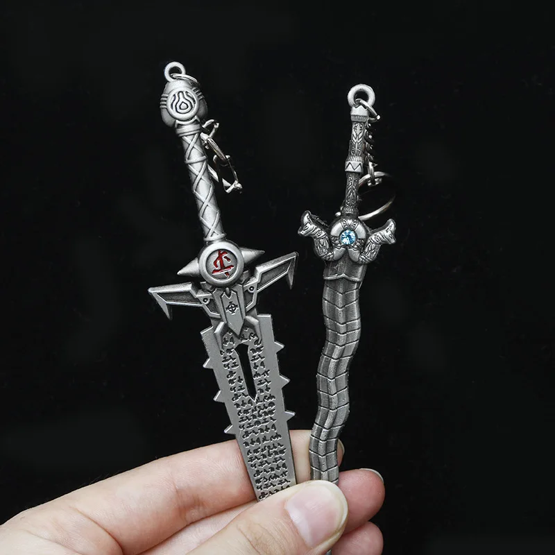 Game Doom Eternal Crucible Blade Keychain Slayer Sword Weapon Model Pendant Key Chain for Men Cool Keyring Jewelry Props